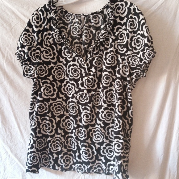 GAP Tops - ๐Woman's blouse from gap . size XL.GREAT DEAL! GAP Tops - ๐Woman's blouse from gap . size XL.GREAT DEAL!
